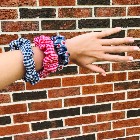 🇺🇸💥4th of July Scrunchies💥🇺🇸 - Picture 1 of 3